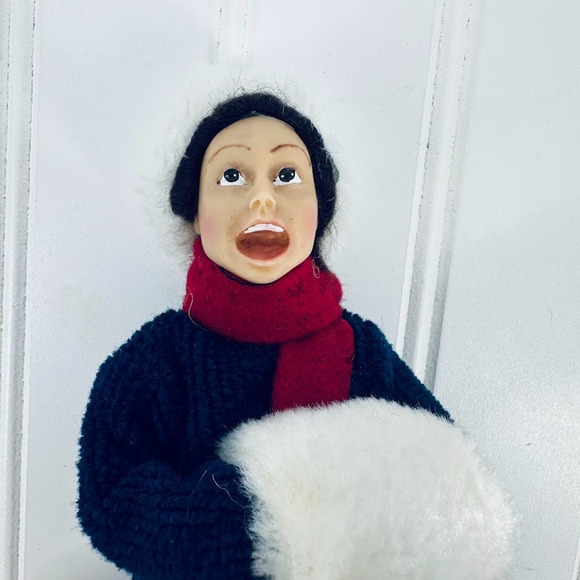 Vintage Classic Christmas Adult Caroler Wood Base Lady Woman Decoration - Picture 5 of 9